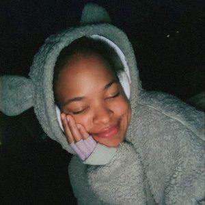 Meet your Posher, Carol